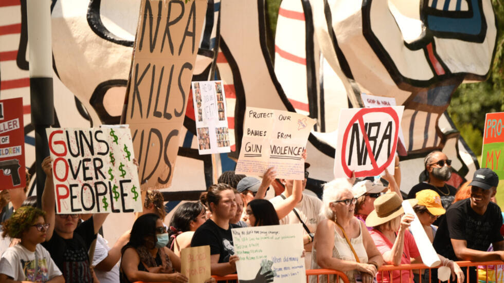 US senators reach agreement on landmark bipartisan gun safety bill